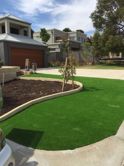 Comfortable Decoration Environmental Friendly 20mm Outside and Inside Landscaping Artificial Grass for Garden